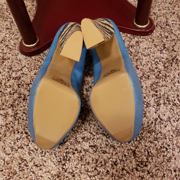Blue Zebra Box Heels - Picture 7 of 8